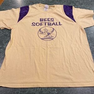 Vintage Bee’s Softball Shirt Size XL 🐝